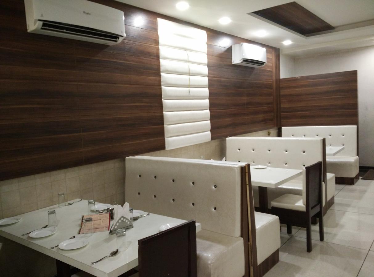 Hotel Karandeep Hisar Exterior photo