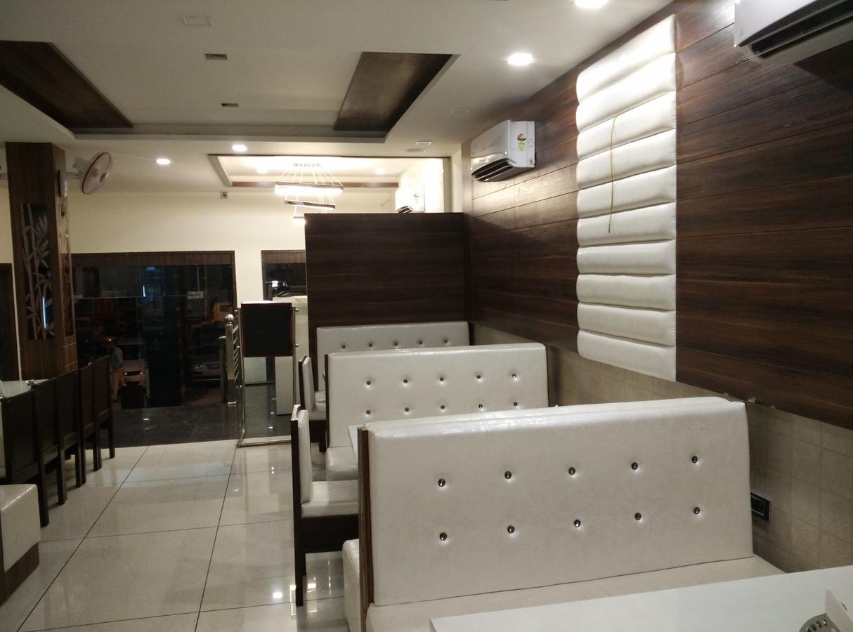 Hotel Karandeep Hisar Exterior photo